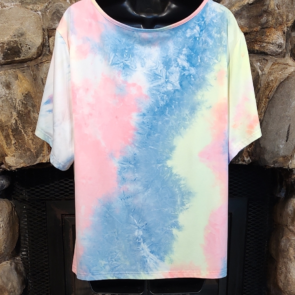 SHEIN Pastel Pink Blue Tie-Dye V-Neck Short Sleeve Top with Crisscross Straps - Picture 4 of 6